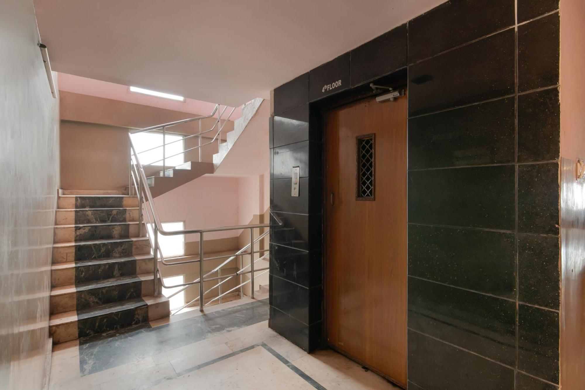 Spot On Hotel Manikanta Residency Visakhapatnam Exterior photo
